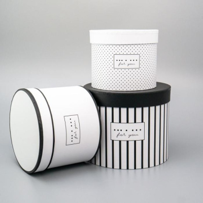 Коробка круг Полоски №1 16*13,5 см рис микс 1 шт